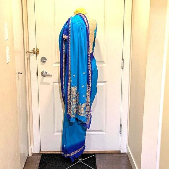 Gorgeous M Pre-Stitched Blue Ombre Saree with Gold and Blue Embroidery - Picture 7 of 9